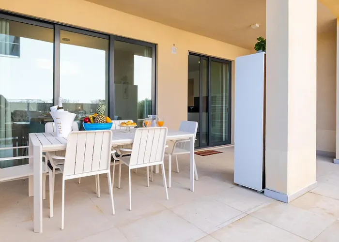 Terrazza & Golf Апартаменты Картейра